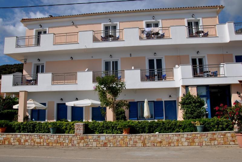 Kalypso Hotel Poros  Exterior photo
